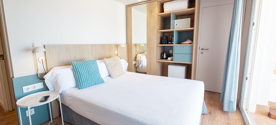 Habitación doble ático suite lateral con terraza