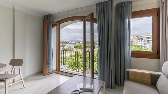 Habitación doble con vista al mar lateral