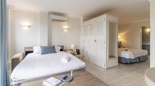 Habitación doble con vista al mar lateral