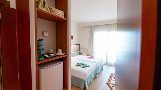 Chambre communicante latérale (2 adultes + 2 enfants)