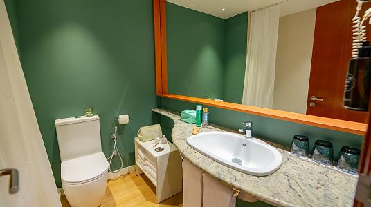 Chambre familiale latérale (2 adultes + 3 enfants)