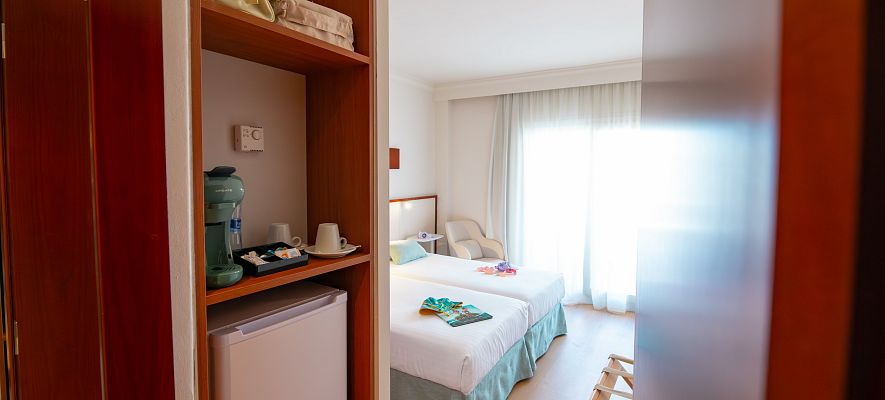 Habitación comunicante lateral (3 adultos + 1 niño)
