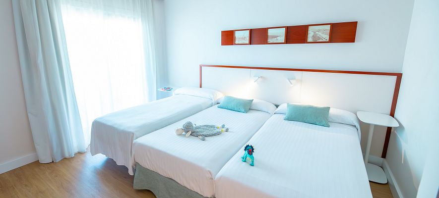 Habitación familiar lateral (2 adultos + 3 niños)