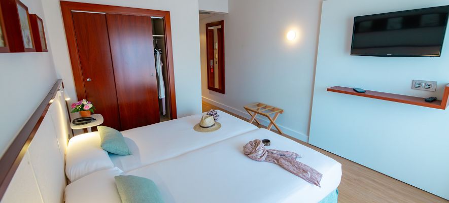 Habitación doble con vista al mar lateral