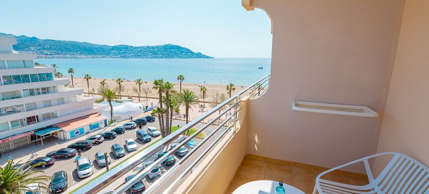 Habitación doble con vista al mar lateral