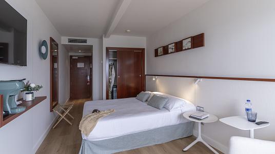 Habitació comunicant lateral (2 adults + 2 nens)