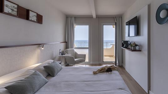 Habitació comunicant lateral (2 adults + 2 nens)