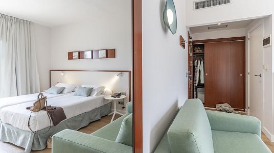 Habitació comunicant lateral (2 adults + 2 nens)