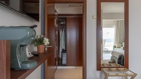 Habitació doble suite panoràmica amb vista al mar frontal