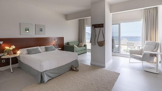 Habitació doble suite panoràmica amb vista al mar frontal