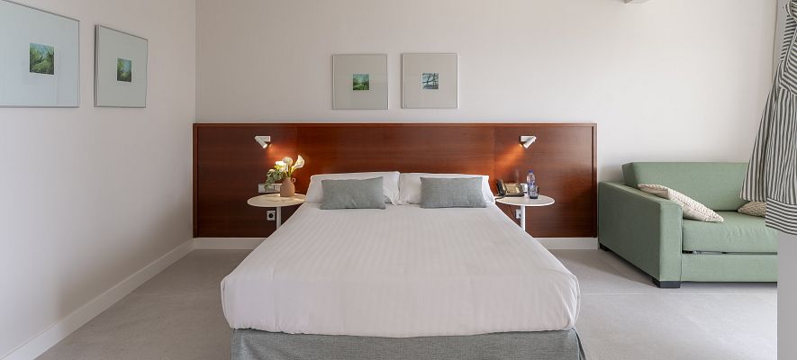 Habitación doble suite panorámica con vista al mar frontal