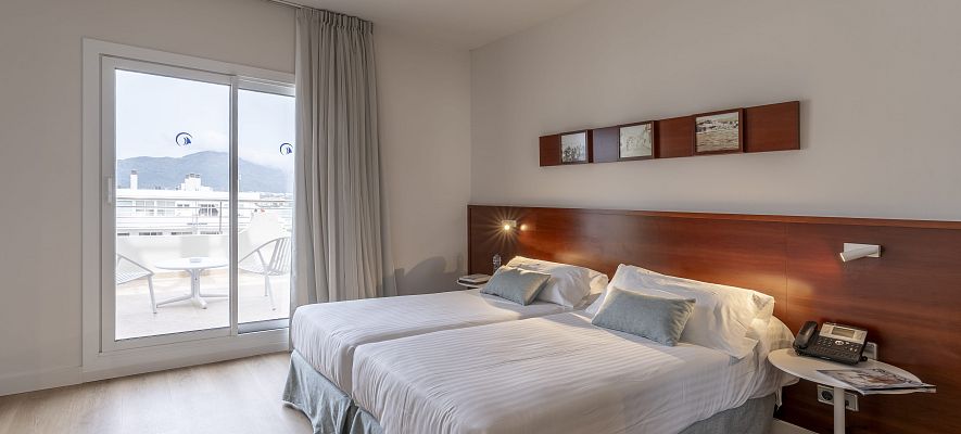Habitación doble superior con vista al mar lateral