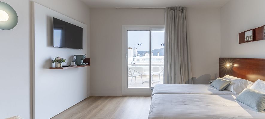 Habitación doble superior con vista al mar lateral