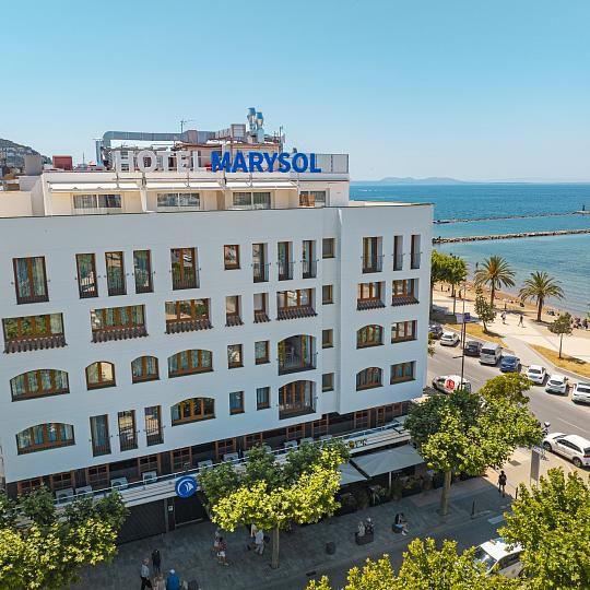Hotel con encanto y con las mejores vistas de la bahía de Roses.