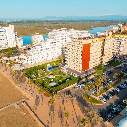 El hotel con spa que siempre has soñado, frente al mar en Roses
