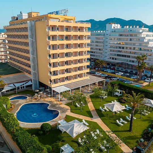 El hotel con spa que siempre has soñado, frente al mar en Roses