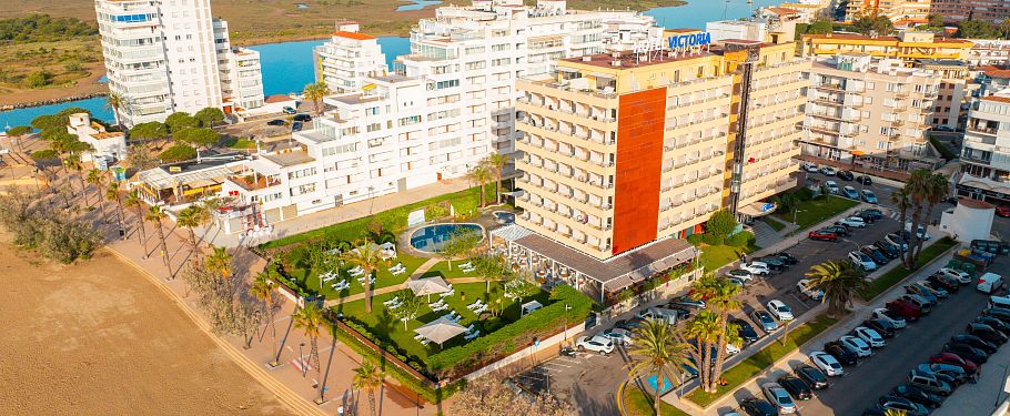 The spa hotel you always dreamed of, on the beach in Roses